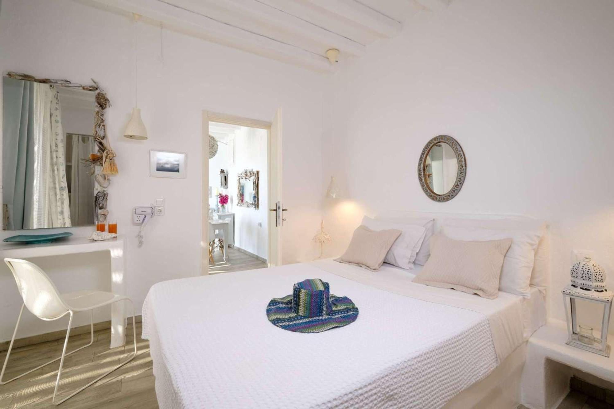 3 Paros All Season Villas エクステリア 写真